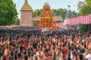 மஞ்சத்தில் எழுந்தருளி பக்தர்களுக்கு அருள் பாலித்த   நல்லூர் கந்தன்!