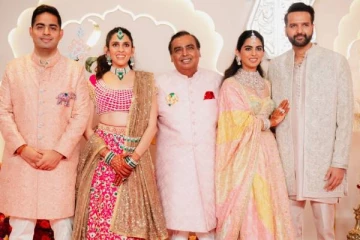 அம்பானி திருமணத்திற்கு வந்த இரண்டு பேர் கைது...அப்படி போகனுமா அங்க?