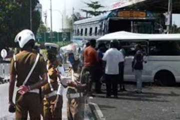 கஹதுடுவ பொல்கசோவிட்ட சந்தியில் விபத்து! 6 பேர் வைத்தியசாலையில்