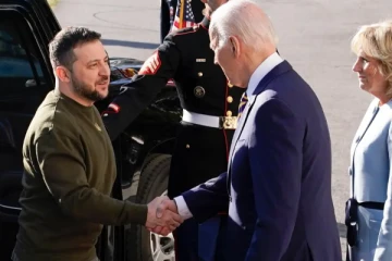 சொல்லாமல் கொள்ளாமல் திடீரென உக்ரைனுக்குள் நுழைந்த அமெரிக்க அதிபர்!