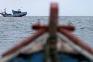 தெற்கு கடற்கரையில் போதைப்பொருளுடன் சிக்கிய பல நாள் மீன்பிடி படகு