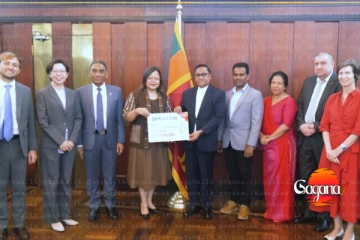 නියම වැඩක් - තමන්ගේ වැටුප ජනතාවට පරිත්‍යාග කරයි