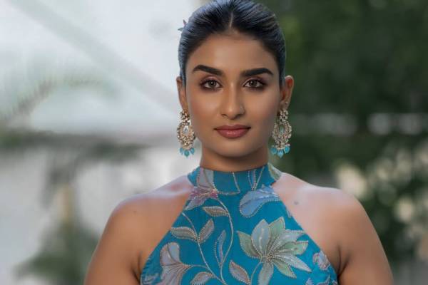 திருமணமாகி 5 வருஷமாச்சு..கர்ப்பம் ஆவீங்களான்னு கேப்பாங்க..காயப்படுத்துவாங்க!! நடிகை ரேஷ்மா.. | Actress Reshma Muralidharan Open Her Pregnancy