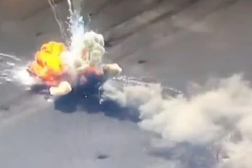 ரஷ்ய போர் வாகனத்தைத் தாக்கி அழிக்கும் உக்ரைன் ஏவுகணை: அதிரவைக்கும் ஒரு காட்சி