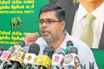 அரசாங்கம் பணத்தை அச்சிடுவதனை மட்டுமே நன்றாக செய்கின்றது! எதிர்க்கட்சியினர் குற்றச்சாட்டு