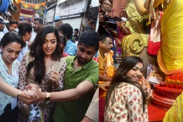 நடிகை ராஷ்மிகா மந்தனாவின் கையை பிடித்து இழுத்து உடலை தொட்டு பார்த்து அத்துமீறிய ரசிகர்கள்