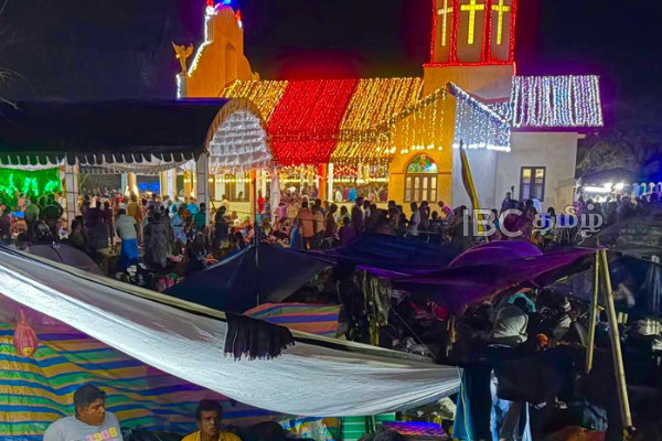 கச்சதீவு புனித அந்தோனியார் ஆலய திருவிழா : ஆயிரக்கணக்கான பக்தர்கள் பங்கேற்பு | Kachatheevu St Antony Church Festival Begins