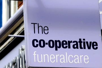 அன்பிற்குரியவர்களின் உடலை இனி புதைக்கவோ எரிக்கவோ வேண்டாம்: பிரித்தானியாவில் அறிமுகமாகும் புதிய திட்டம்