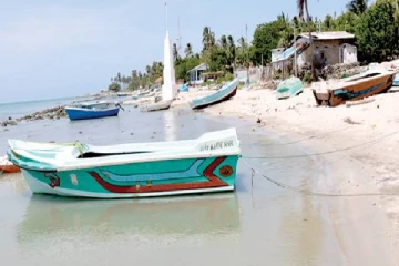 நெடுந்தீவு கடலில் மீன்பிடிக்க சென்றவரை காணவில்லை! - உறவினர்கள் முறைப்பாடு