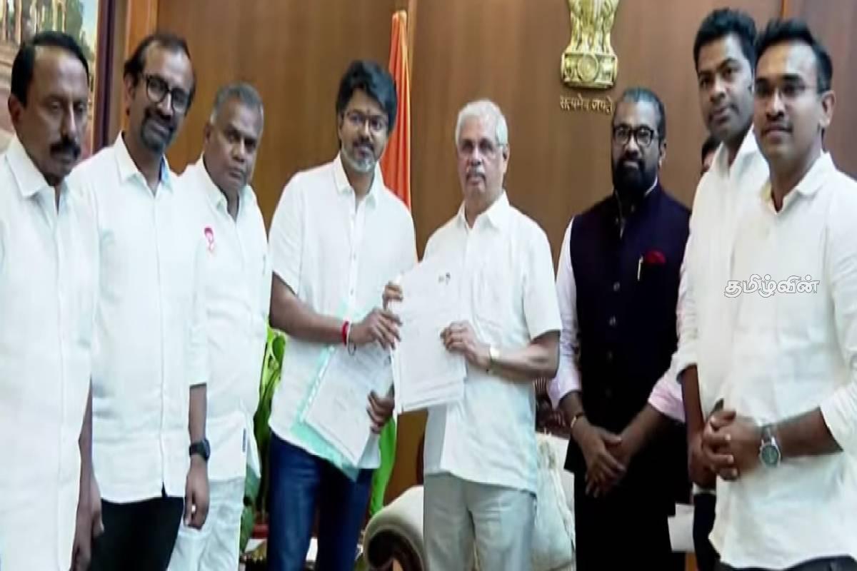 புதிய முதலமைச்சராக நாளை பதவியேற்கிறார் விஜய்.. | Vijay Left To Meet The Governor A Short While Ago