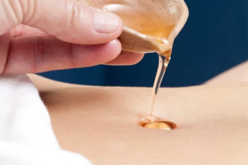 தொப்புளில் எண்ணெய் வைப்பதால் இவ்வளவு நன்மைகளா!!