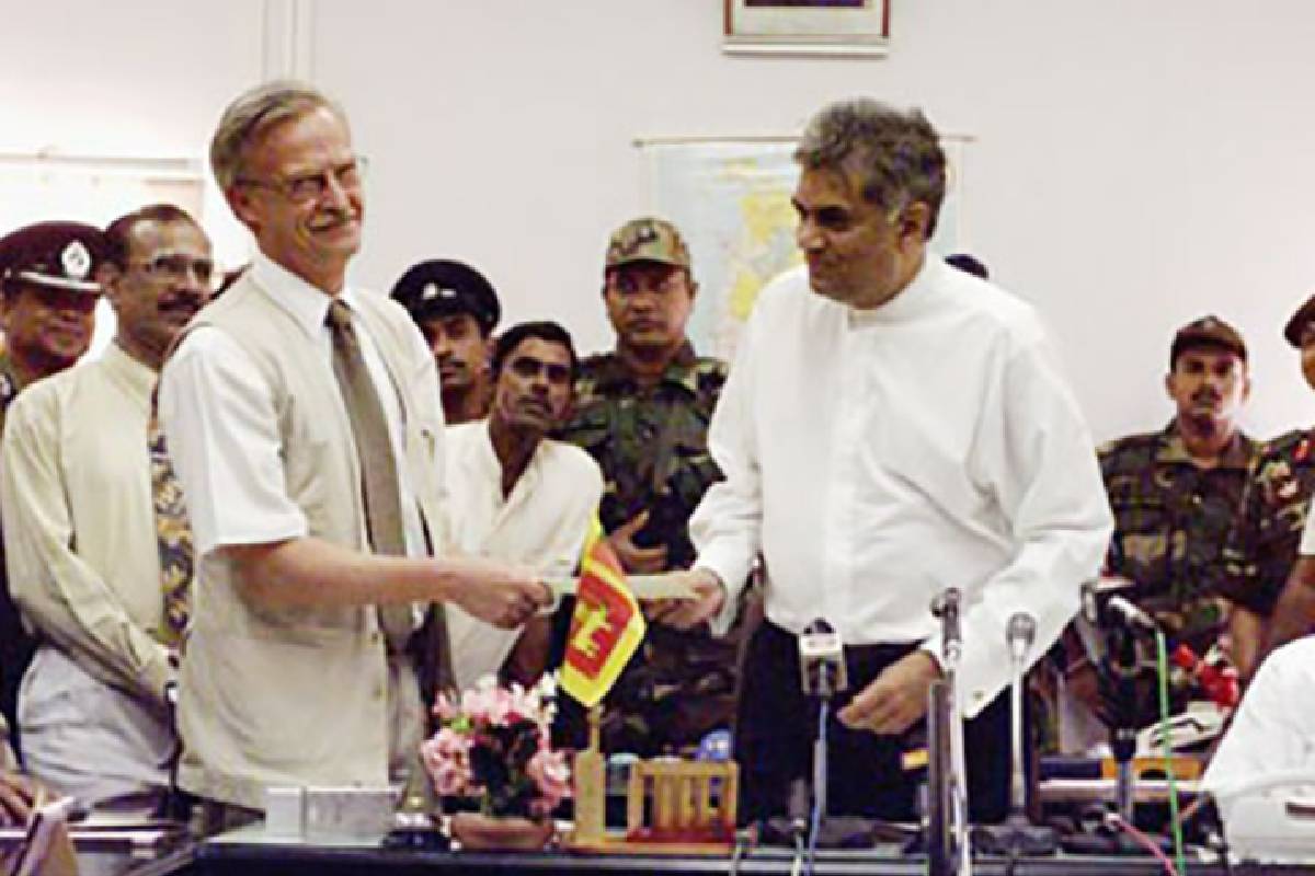 தமிழீழ விடுதலைப் புலிகள் எப்போதும் போருக்கு அஞ்சியதில்லை! முன்னாள் சிரேஷ்ட பிரதிப் பொலிஸ் மா அதிபர் குறிப்பிட்ட சில கருத்துக்கள்.... | Deputy Inspector General Priyantha Jayakody தமிழீழ விடுதலைப் புலிகள் எப்போதும் போருக்கு அஞ்சியதில்லை! முன்னாள் சிரேஷ்ட பிரதிப் பொலிஸ் மா அதிபர் குறிப்பிட்ட சில கருத்துக்கள்.... | Deputy Inspector General Priyantha Jayakody