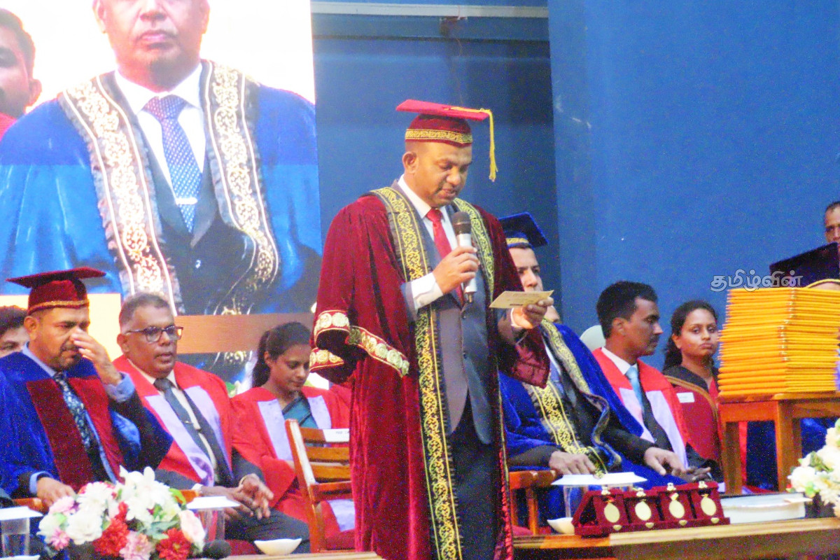 தென்கிழக்குப் பல்கலைக்கழகத்தின் 18ஆவது பட்டமளிப்பு விழாவின் 2ஆம் நாள் அமர்வு | 18Th Convocation Southeastern University தென்கிழக்குப் பல்கலைக்கழகத்தின் 18ஆவது பட்டமளிப்பு விழாவின் 2ஆம் நாள் அமர்வு | 18Th Convocation Southeastern University