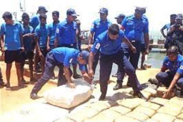 நெடுந்தீவு கடற்பரப்பில் கேரள கஞ்சா - ஐபிசி தமிழ்