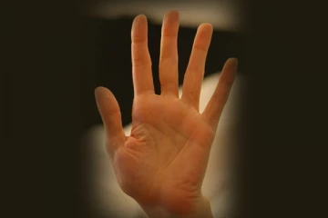 இந்த மாதிரி விரல் இருக்கவங்கள மட்டும் வாழ்நாளில் நம்பாதீர்கள்....ஆபத்தானவர்கள்!