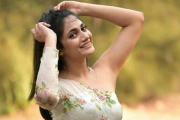 ஜிம்மில் கடும் ஒர்கவுட்.. உடல் எடையை குறைத்து ஸ்லிம்மாக மாறிய லாஸ்லியா..