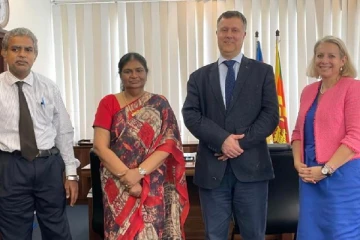 யாழிற்கு வந்த பிரித்தானிய தூதுவர்; நல்லூர் கந்தனையும் தரிசித்தார்