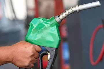 තත්ත්වය දරුණුයි - ඔස්ට්‍රේලියාවත් යුද්ධෙන් බැට කයි - සියගණනක් ඉන්ධනහල් වසා දමයි