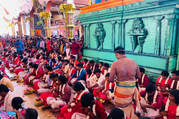 யாழ் தொண்டைமானாறு செல்வ சந்நிதியான் ஆலயத்தில் 108 ஜோடிகளுக்கு திருமணம்; நெகிழவைத்த வெளிநாட்டு தம்பதி ! | 108 Couples Got Married Selva Sannidhi Temple