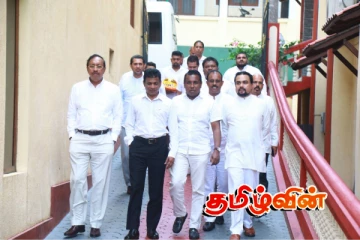 அரசின் கைது நடவடிக்கைகளுக்கு எதிராக இரு மகாநாயக்க தேரர்களிடமும் எதிரணிப் பிரமுகர்கள் முறையீடு