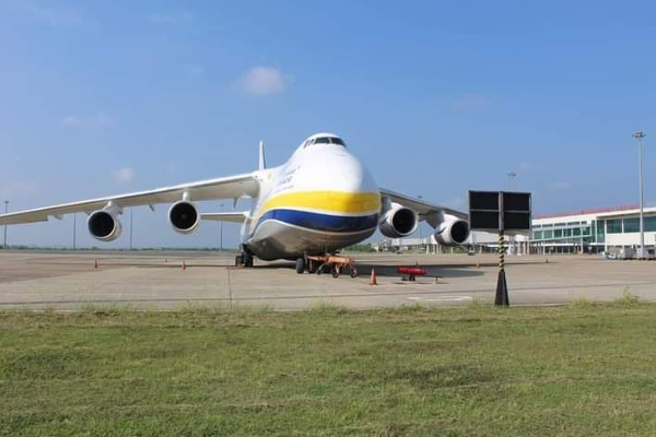 உலகின் மிகப்பெரிய விமானம் இலங்கையில் தரையிறக்கம்! | World Big Airplane Landed Mattala Airport Sl உலகின் மிகப்பெரிய விமானம் இலங்கையில் தரையிறக்கம்! | World Big Airplane Landed Mattala Airport Sl