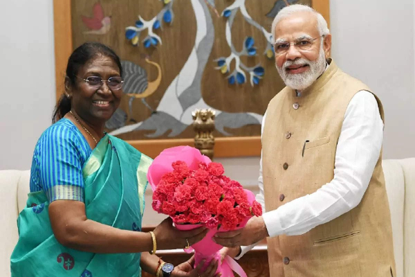 குடியரசு தலைவருடன் பிரதமர் நரேந்திர மோடி சந்திப்பு..! - தமிழ்நாடு