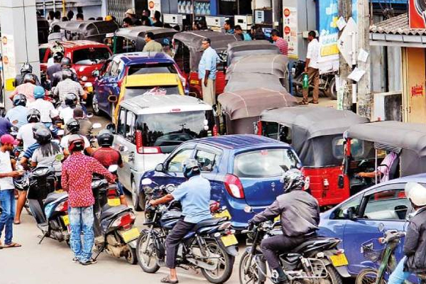 1000 ரூபாய்க்கே பெற்றோல் விநியோகம்! எங்கு தெரியுமா? | Petrol Supply For Only 1000 Rupees Jaffna