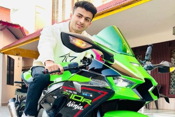 300 கி.மீ வேகத்தில் சாகச பயணம் - மோகத்தால் உயிரிழந்த 25 வயது யூடியூபர்! | Youtuber Agastya Chauhan Died Road Accident 300 கி.மீ வேகத்தில் சாகச பயணம் - மோகத்தால் உயிரிழந்த 25 வயது யூடியூபர்! | Youtuber Agastya Chauhan Died Road Accident