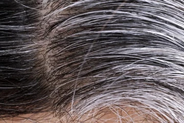 நரைமுடியை கருப்பாக மாற்ற வேண்டுமா? இதோ சில எளிய வழிகள்