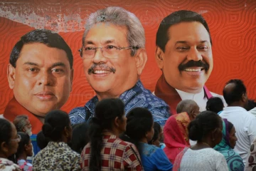 ஒரு சக்திவாய்ந்த குடும்பம் வெறும் 30 மாதங்களில்  இலங்கையை திவாலாக்கியது - Bloomberg சஞ்சிகை தகவல்