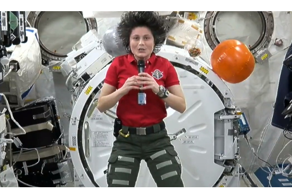 75-வது சுதந்திர தினத்தையொட்டி விண்வெளியிலிருந்து வாழ்த்து தெரிவித்த சமந்தா கிறிஸ்டோஃபோரெட்டி...! - தமிழ்நாடு