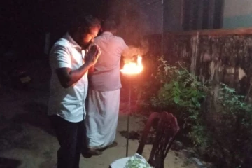 யாழில் வீட்டில் விளக்கேற்றியவர்கள் தடுத்து வைப்பு