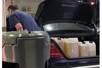 பிரித்தானியா மக்களின்  சுயநலம்;  வெளியான புகைப்படத்தால் பரபரப்பு