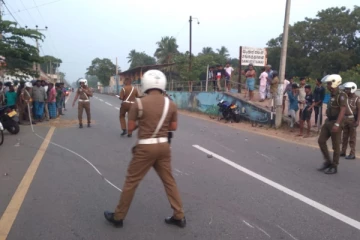 மோட்டார் சைக்கிள்கள் மோதி விபத்து - இளைஞன் சம்பவ இடத்தில் பலி! (படங்கள்)