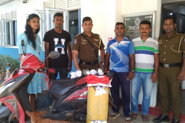 சட்டவிரோத மதுபானத்துடன் பெண் ஒருவர் கைது (Photos)