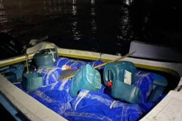 நீர்கொழும்பில் கடற்படையினரிடம் சிக்கிய மர்ம பொருட்கள்!