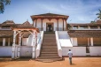 සබරගමුව මහ සමන් දේවාලයේ භාරකරු සම්බන්ධයෙන් තහනම් නියෝගයක්...