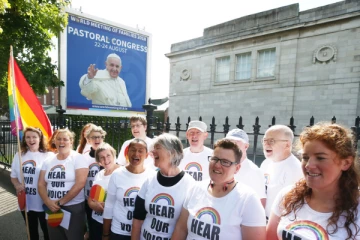 தன்பாலின ஈர்ப்பாளர்களுக்கான கத்தோலிக்க ஞானஸ்நானம்: வாடிகனின் எடுத்துள்ள முக்கிய முடிவு