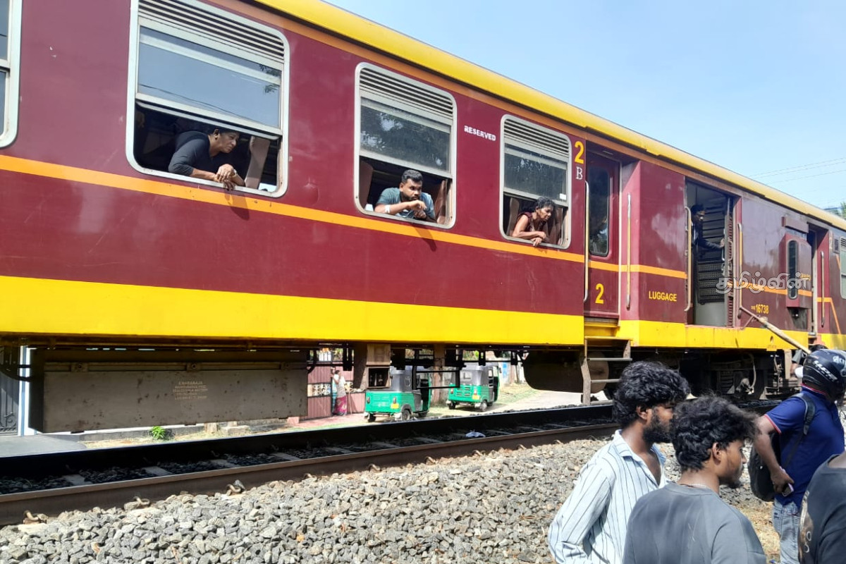 யாழில் பெரும் சோகம்! தந்தையின் உயிரைப் பறித்த விபத்து.. | Jaffna Accident Today