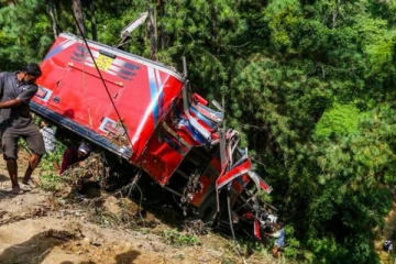 இலங்கையில் அதிகரிக்கும் வீதி விபத்து; 965 பேர் உயிரிழப்பு!