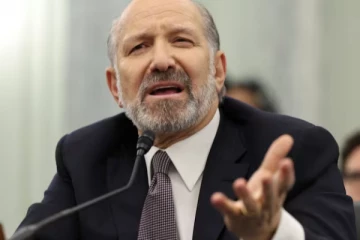 கனடா மீது இரண்டு கட்டமாக வரி விதிப்பு: ட்ரம்ப் நிர்வாகம் அறிவிப்பு