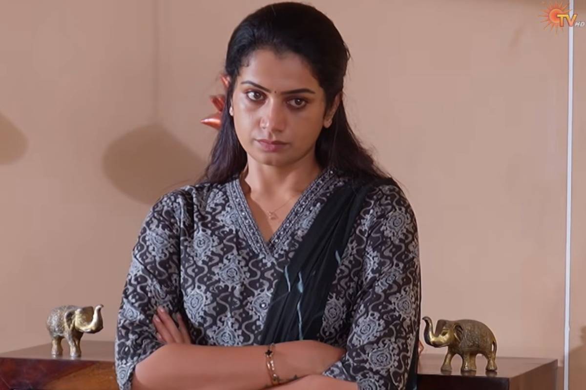 எதிர்நீச்சல் சீரியலில் கொடூர வில்லனாக நடிக்கும் வேல ராமமூர்த்தியின் ஒருநாள் சம்பளம்... எவ்வளவு தெரியுமா? | Ethirneechal Vela Ramamoorthy Per Day Salary எதிர்நீச்சல் சீரியலில் கொடூர வில்லனாக நடிக்கும் வேல ராமமூர்த்தியின் ஒருநாள் சம்பளம்... எவ்வளவு தெரியுமா? | Ethirneechal Vela Ramamoorthy Per Day Salary