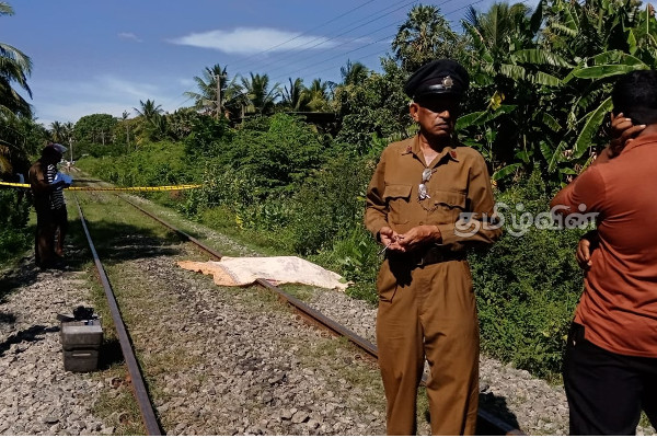 தொடருந்துடன் மோதி இளைஞர் உயிரிழப்பு (Photos) | Youth Killed In Collision With Train