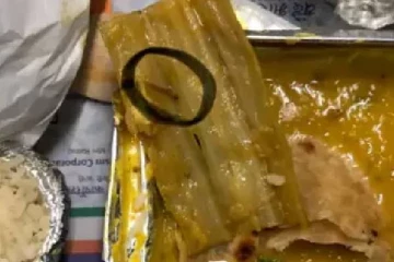 வந்தே பாரத் ரயில் உணவில் புழுக்கள் இருந்ததாக பயணிகள் குற்றச்சாட்டு