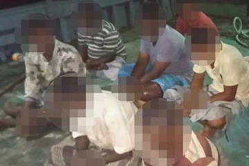 මෙරට මුහුදු සීමාවේ සිට නාවික හමුදාව කළ වැටලීම