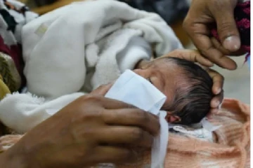 பிறந்து இரண்டே நாட்களேயான சிசு கொரோனா தொற்றால் உயிரிழந்த துயரம்