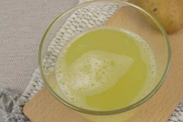 பொடுகு தொல்லையில் இருந்து நிரந்தர தீர்வு வேண்டுமா? இந்த ஒரே ஒரு துளி சாறு போதும்...