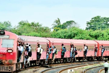 දුම්රිය වර්ජනය අත්හිටුවයි..!