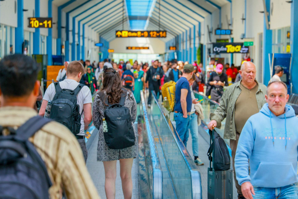 13 இலட்சத்தைக் கடந்தது சுற்றுலாப் பயணிகளின் வருகை! | Tourist Arrivals Cross The 1 3 Million Mark 13 இலட்சத்தைக் கடந்தது சுற்றுலாப் பயணிகளின் வருகை! | Tourist Arrivals Cross The 1 3 Million Mark