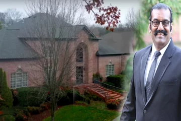 பிரம்மாண்ட வீட்டில் வாழும் நெப்போலியனின் பூர்வீக ஓட்டு வீடு! வைரலாகும் புகைப்படங்கள்